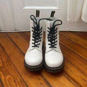 Dr. Martens Pascal Virginia 8-eye boots. Size US Ladies 10